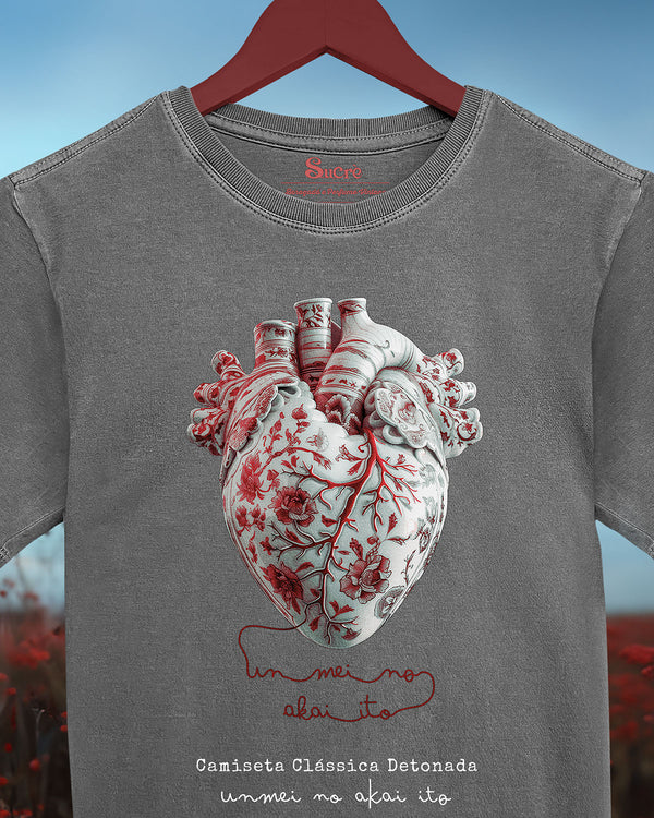 CAMISETA CLÁSSICA ESTONADA - UNMEI NO AKAI ITO RED I Camiseta BeSucrè   