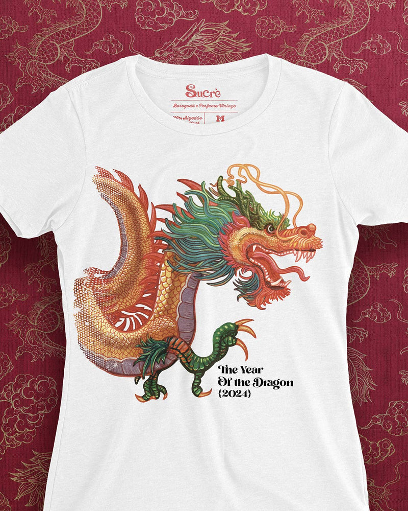 CAMISETA FEMININA SLIM FIT - THE YEAR OF THE DRAGON Camiseta BeSucrè   
