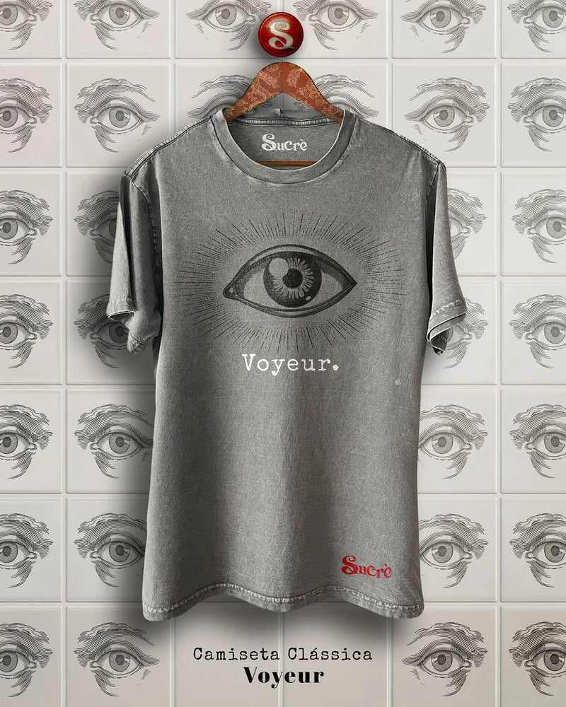 CAMISETA CLÁSSICA - VOYEUR Camiseta BeSucrè Cinza estonada P 