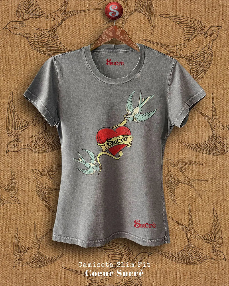 CAMISETA FEMININA SLIM FIT - COEUR SUCRÈ Camiseta BeSucrè Cinza estonada P 